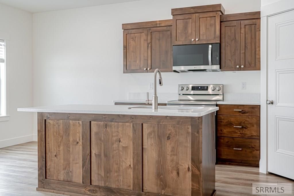 Image 11 of property listing at 3034 Kalani Court, Ammon, ID 83406