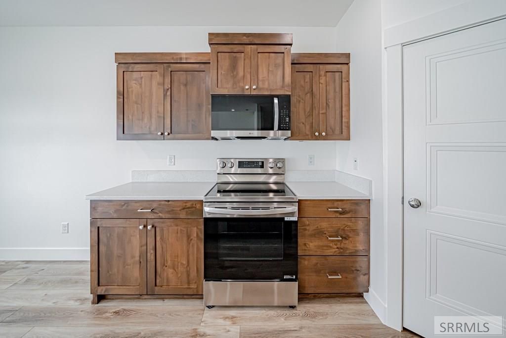 Image 12 of property listing at 3034 Kalani Court, Ammon, ID 83406