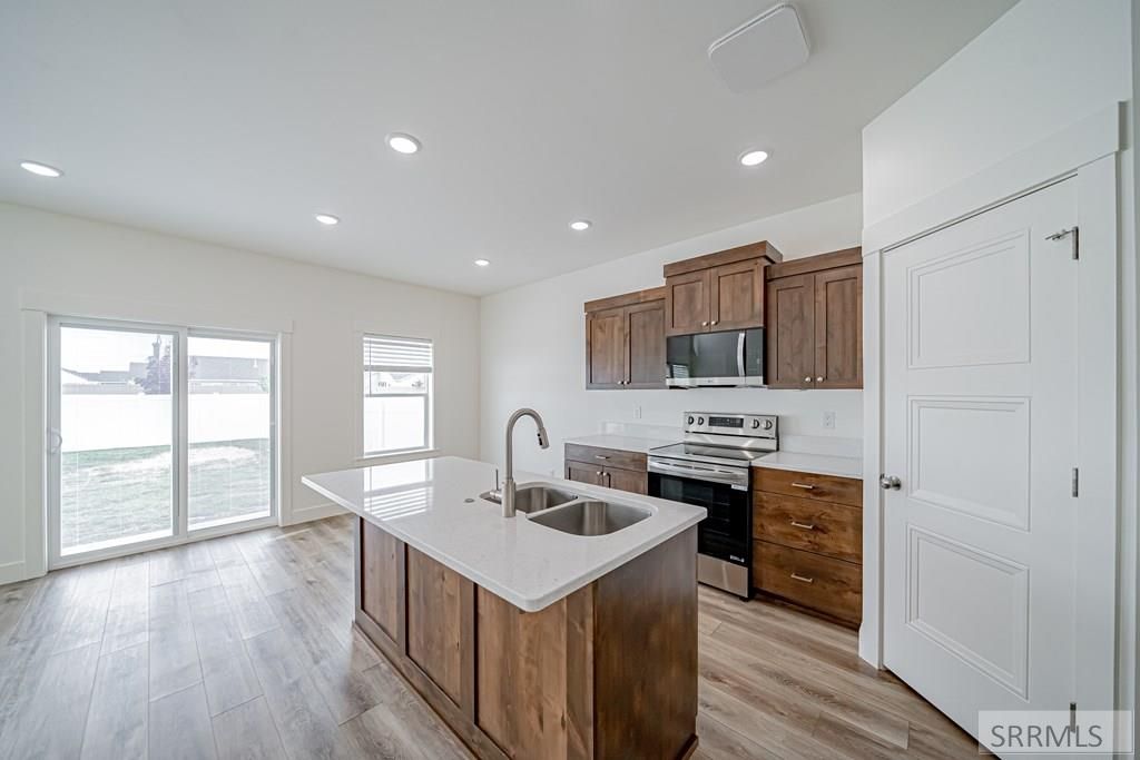 Image 13 of property listing at 3034 Kalani Court, Ammon, ID 83406
