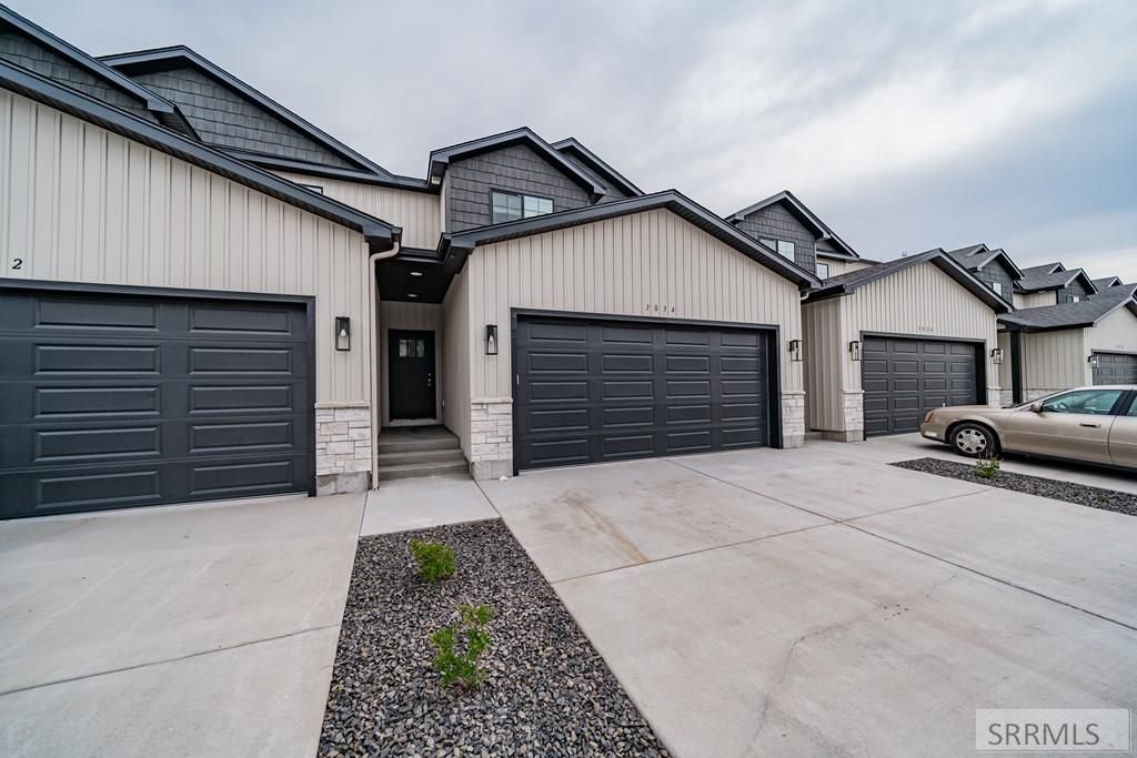 Image 2 of property listing at 3034 Kalani Court, Ammon, ID 83406