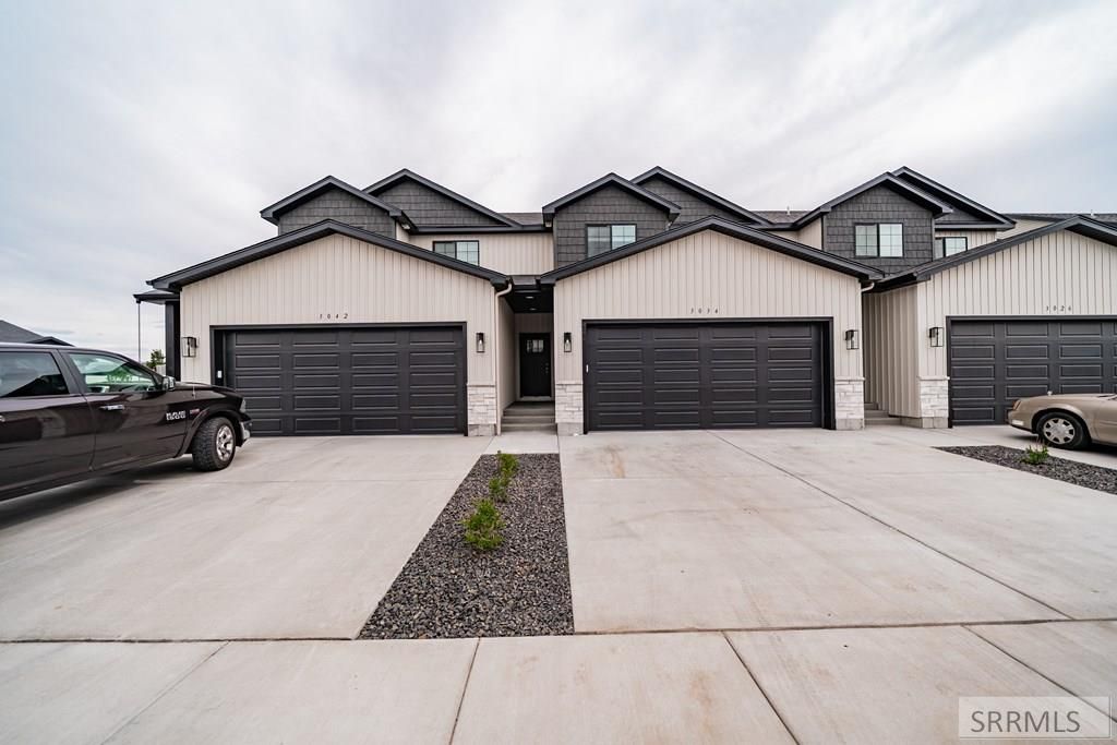 Image 3 of property listing at 3034 Kalani Court, Ammon, ID 83406