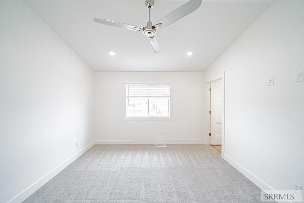 Image 30 of property listing at 3034 Kalani Court, Ammon, ID 83406