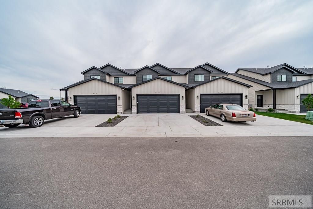 Image 5 of property listing at 3034 Kalani Court, Ammon, ID 83406