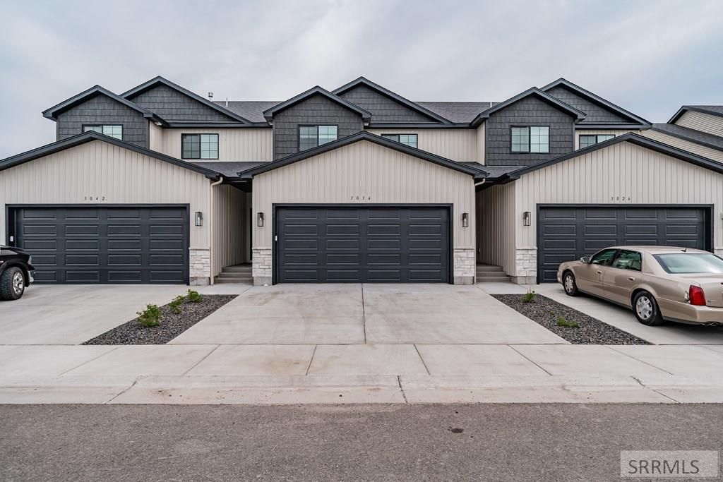 Image 6 of property listing at 3034 Kalani Court, Ammon, ID 83406