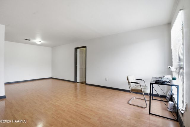 701 S College Road 307, Lafayette, LA 70503