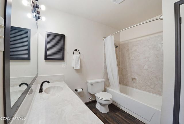 701 S College Road 307, Lafayette, LA 70503