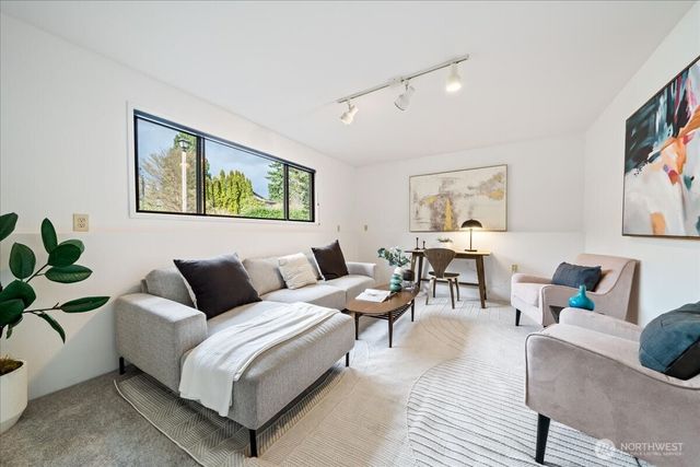 10901 NE 151st Street, Bothell, WA 98011