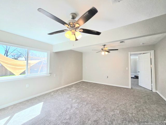 5894 Castle Run, San Antonio, TX 78218