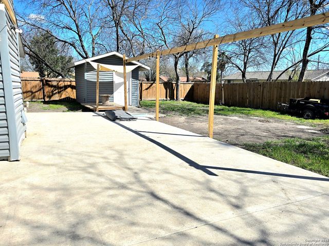 5894 Castle Run, San Antonio, TX 78218