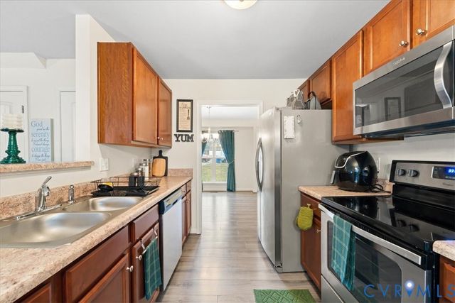 4307 Twisted Oak Dr, Colonial Heights, VA 23834