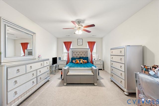 4307 Twisted Oak Dr, Colonial Heights, VA 23834