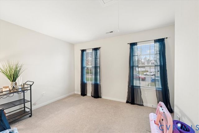 4307 Twisted Oak Dr, Colonial Heights, VA 23834