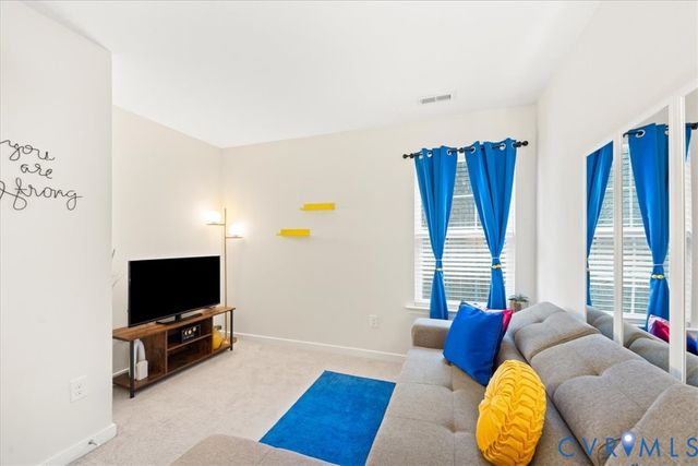 4307 Twisted Oak Dr, Colonial Heights, VA 23834