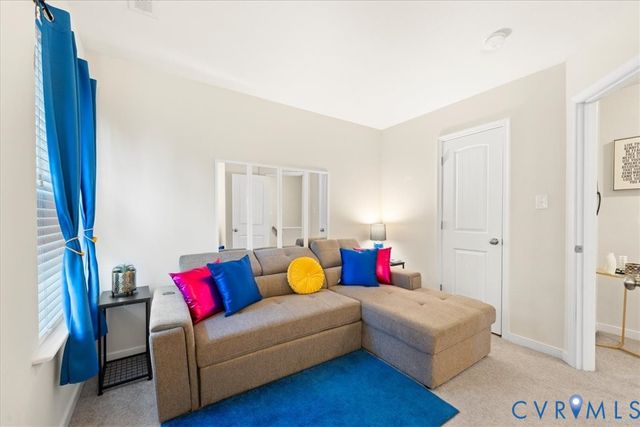 4307 Twisted Oak Dr, Colonial Heights, VA 23834