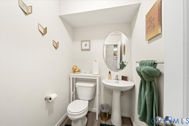 4307 Twisted Oak Dr, Colonial Heights, VA 23834