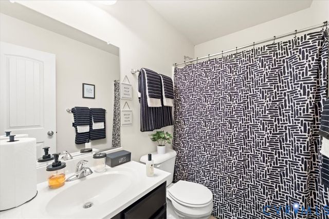 4307 Twisted Oak Dr, Colonial Heights, VA 23834