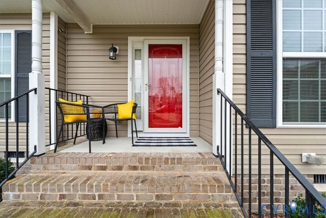 4307 Twisted Oak Dr, Colonial Heights, VA 23834