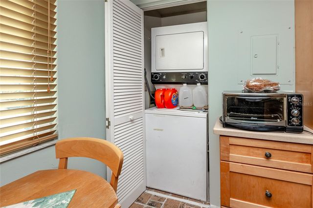 2737 ENTERPRISE ROAD E 112, Clearwater, FL 33759