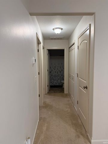 1967 Abbey Court, Huntington, IN 46750