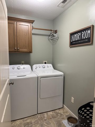 1967 Abbey Court, Huntington, IN 46750