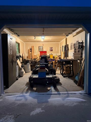 1967 Abbey Court, Huntington, IN 46750