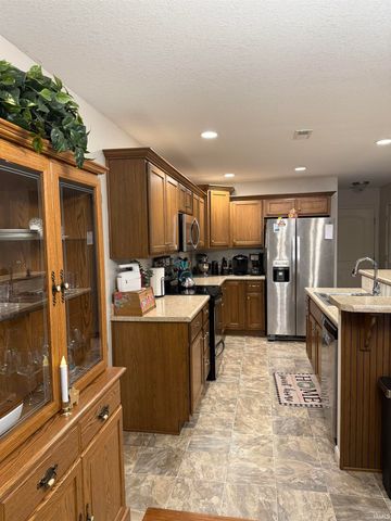 1967 Abbey Court, Huntington, IN 46750