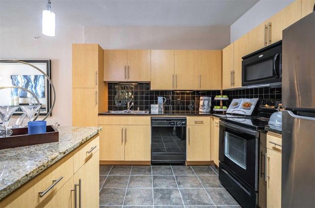 3660 Richmond Avenue 141-P6, Houston, TX 77046