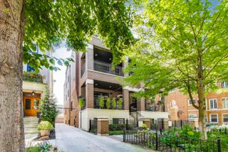 735 W Brompton Avenue 2E, Chicago, IL 60657