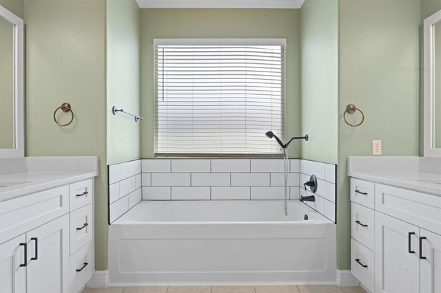 208 Dawn DR, Liberty Hill, TX 78642