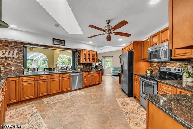 19217 Abhenry CIR, Port Charlotte, FL 33948