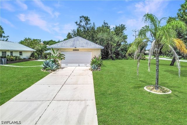 19217 Abhenry CIR, Port Charlotte, FL 33948