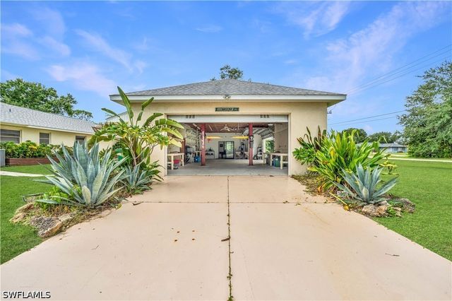 19217 Abhenry CIR, Port Charlotte, FL 33948