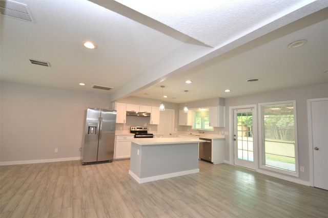 7130 Leader Street, Houston, TX 77074