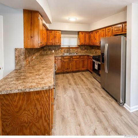 19394 Seminole, Redford Charter Township, MI 48240