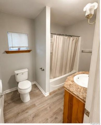 19394 Seminole, Redford Charter Township, MI 48240