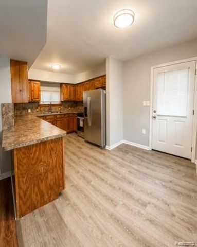 19394 Seminole, Redford Charter Township, MI 48240
