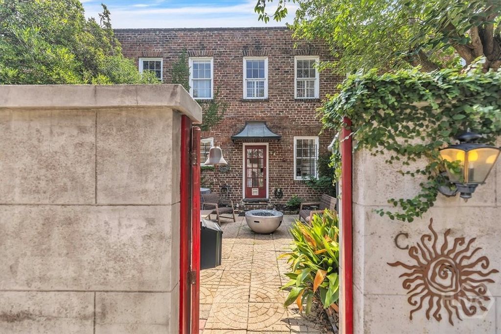 Image 1 of property listing at 415 Price Street C, Savannah, GA 31401