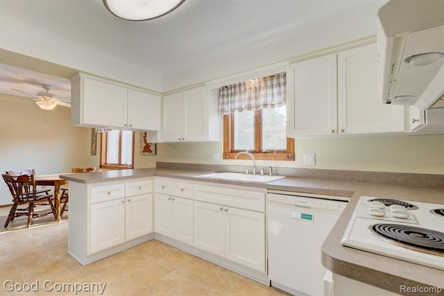 53625 Shelby Road, Utica, MI 48316