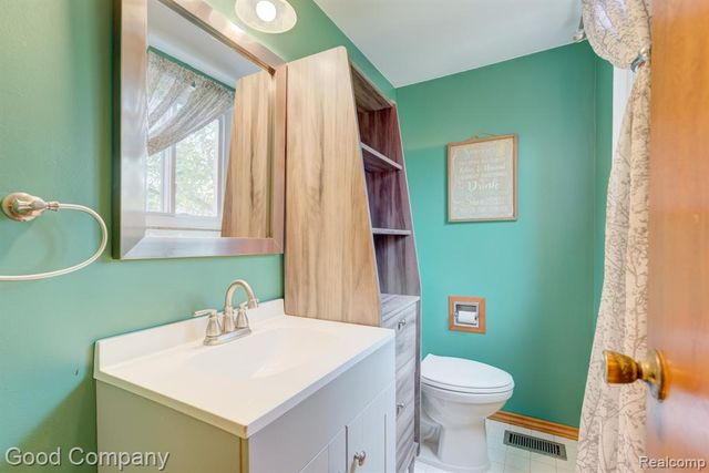 53625 Shelby Road, Utica, MI 48316