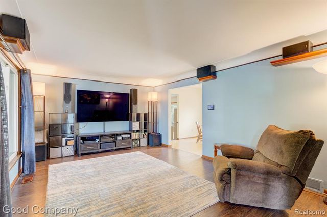53625 Shelby Road, Utica, MI 48316