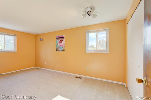 53625 Shelby Road, Utica, MI 48316