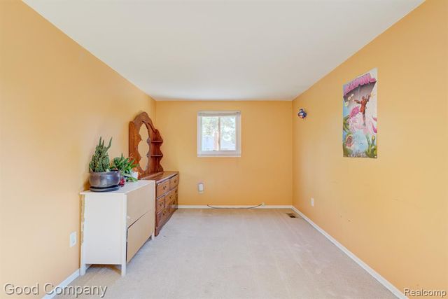 53625 Shelby Road, Utica, MI 48316