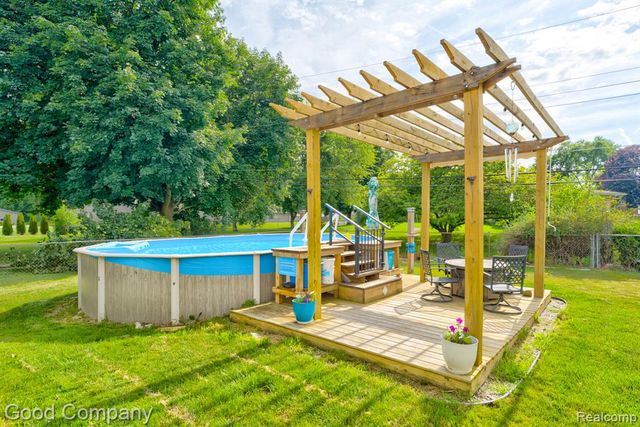 53625 Shelby Road, Utica, MI 48316