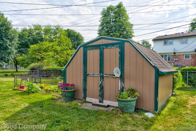 53625 Shelby Road, Utica, MI 48316