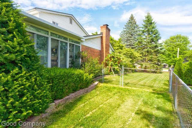 53625 Shelby Road, Utica, MI 48316