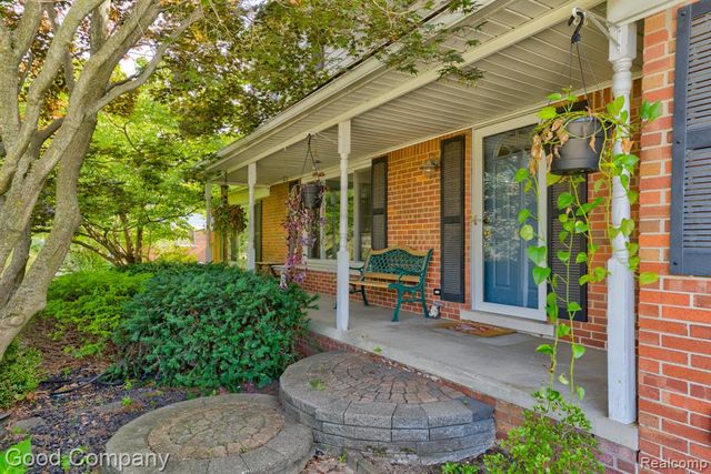 53625 Shelby Road, Utica, MI 48316