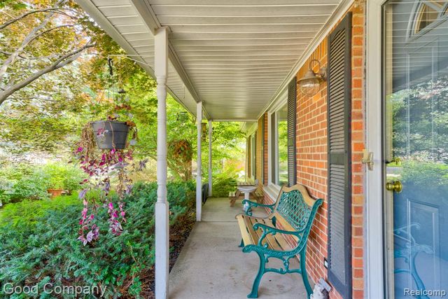 53625 Shelby Road, Utica, MI 48316