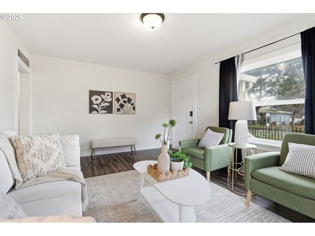 7930 Se OVERLAND St, Milwaukie, OR 97222