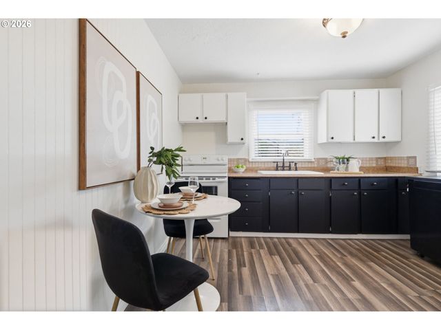 7930 Se OVERLAND St, Milwaukie, OR 97222