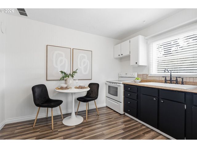 7930 Se OVERLAND St, Milwaukie, OR 97222